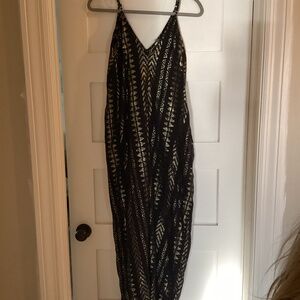 Cleo maxi dress by Elan, size small